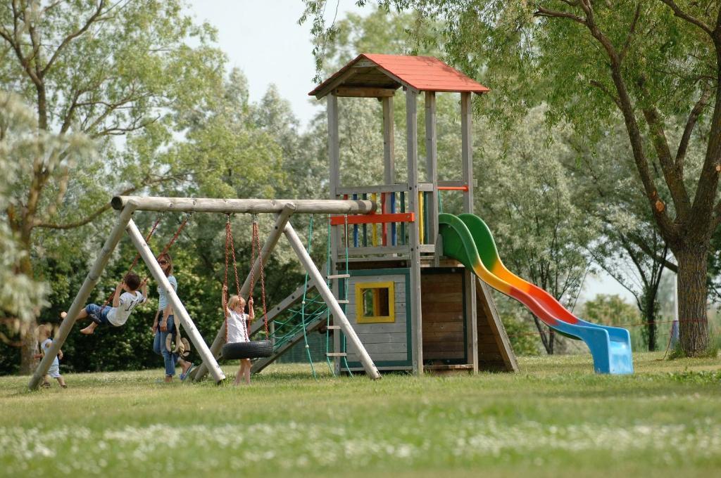 Hoteldorf Seepark Weiden Weiden am See Kamer foto